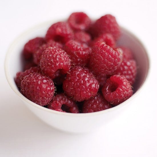 raspberries in bowl