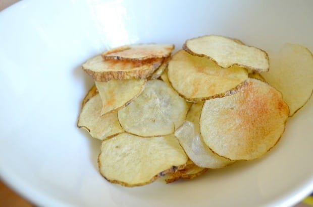 Homemade Healthy Potato Chips in the Microwave