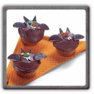 Cute Bat Cupcakes for Halloween