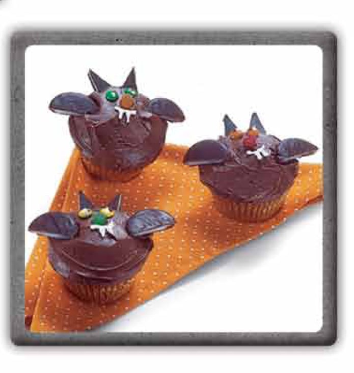 Cute Bat Cupcakes for Halloween