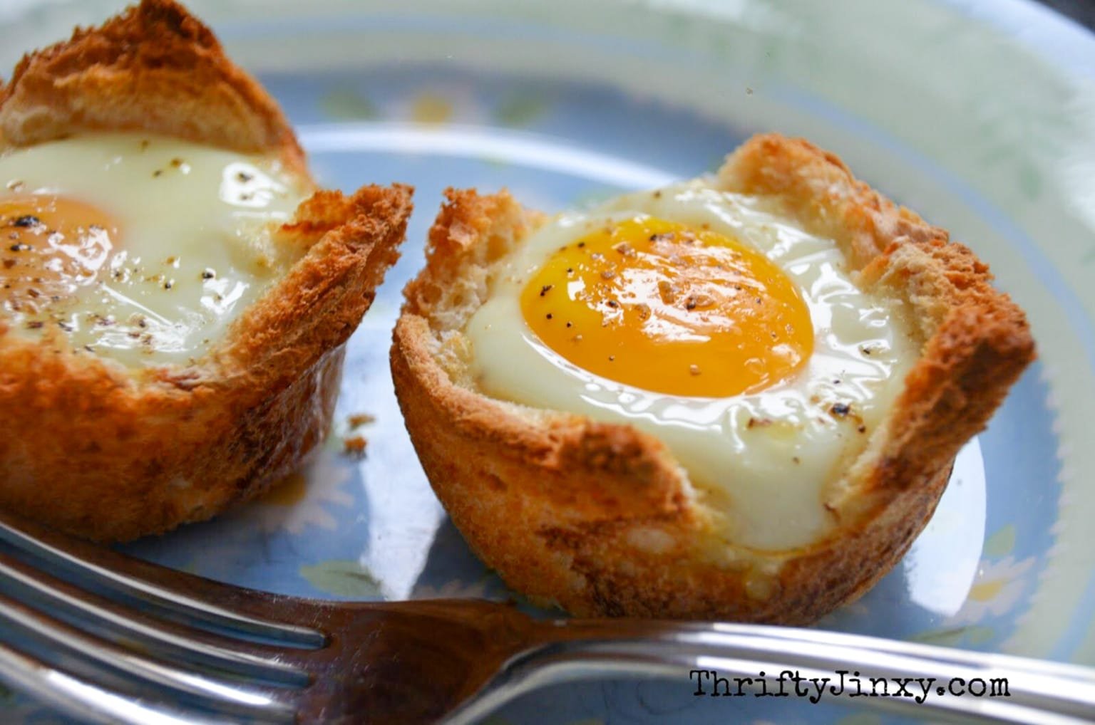 Breakfast Recipe: Easy Egg and Toast Cups! - Thrifty Jinxy