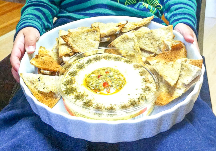 Homemade Pita Chips with Hummus