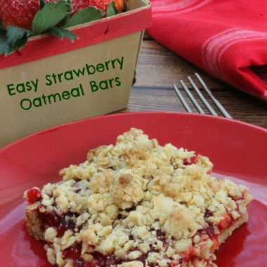 Easy Strawberry Oatmeal Bars Recipe