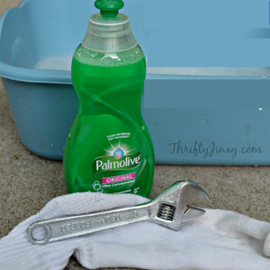 How to Clean Tools with Dish Soap