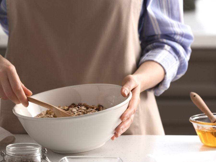 Making Pumpkin Pie granola