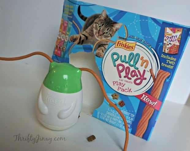 Friskies Pull ’n Play Combo Pack Wobbert