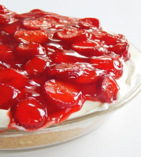 Easy Strawberry Cheesecake Pie Recipe