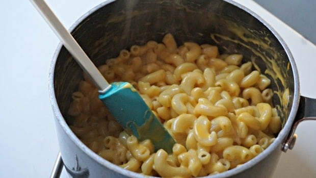 Kraft Deluxe Mac and Cheese Cooking