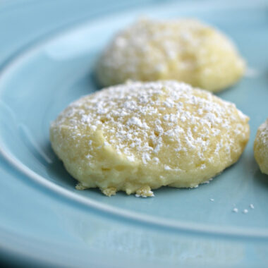 lemon ricotta cookies close up