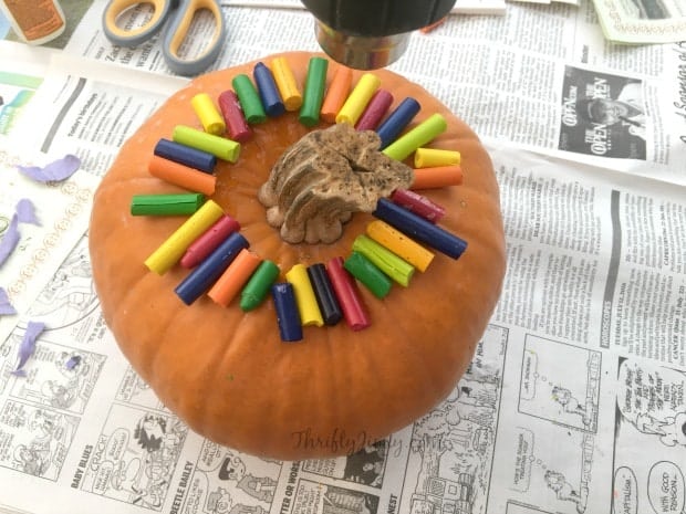 diy-crayon-drip-pumpkin-craft-process