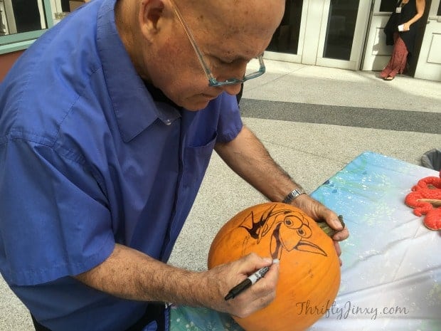 master-pumpkin-carver-joseph-yakovetic