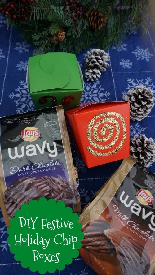 Make these DIY Festive Holiday Chip Boxes! Perfect to hold Chocolate Wavy Lays! #SweetnSaltyHoliday