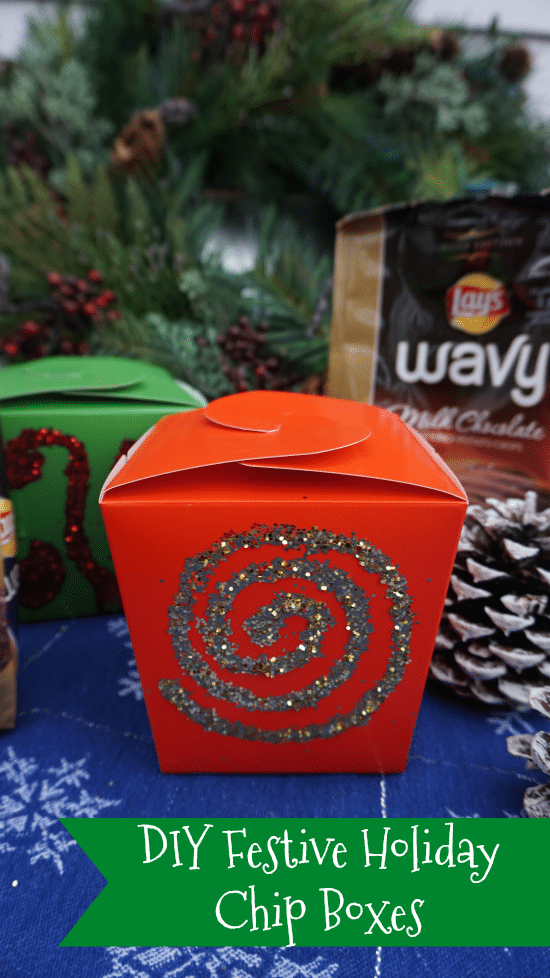 Make these DIY Festive Holiday Chip Boxes! Perfect to hold Chocolate Wavy Lays! #SweetnSaltyHoliday