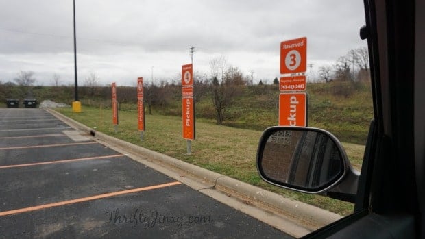 walmart-grocery-pickup-area