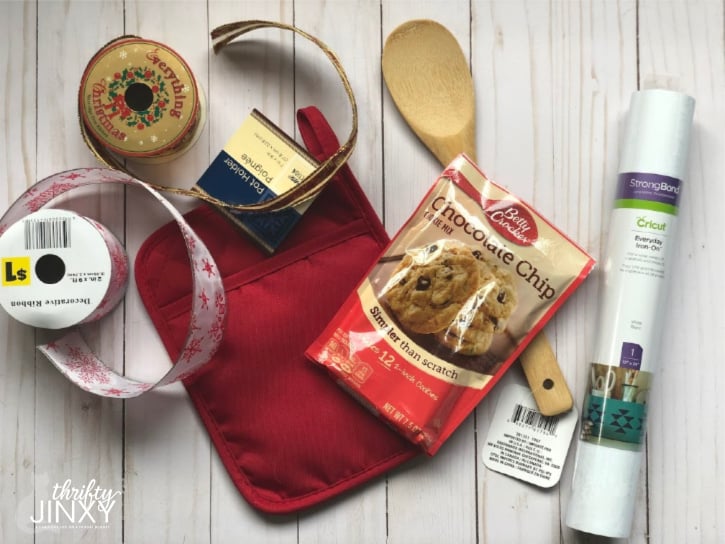 Cricut Pot Holder Christmas Gift Idea with Cookie Mix