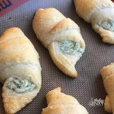 Cheesy Spinach and Artichoke Rolls