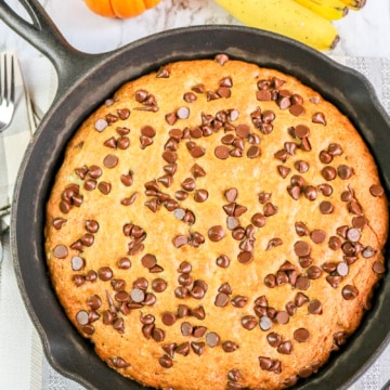Skillet Banana Bread with Chocolate Chips