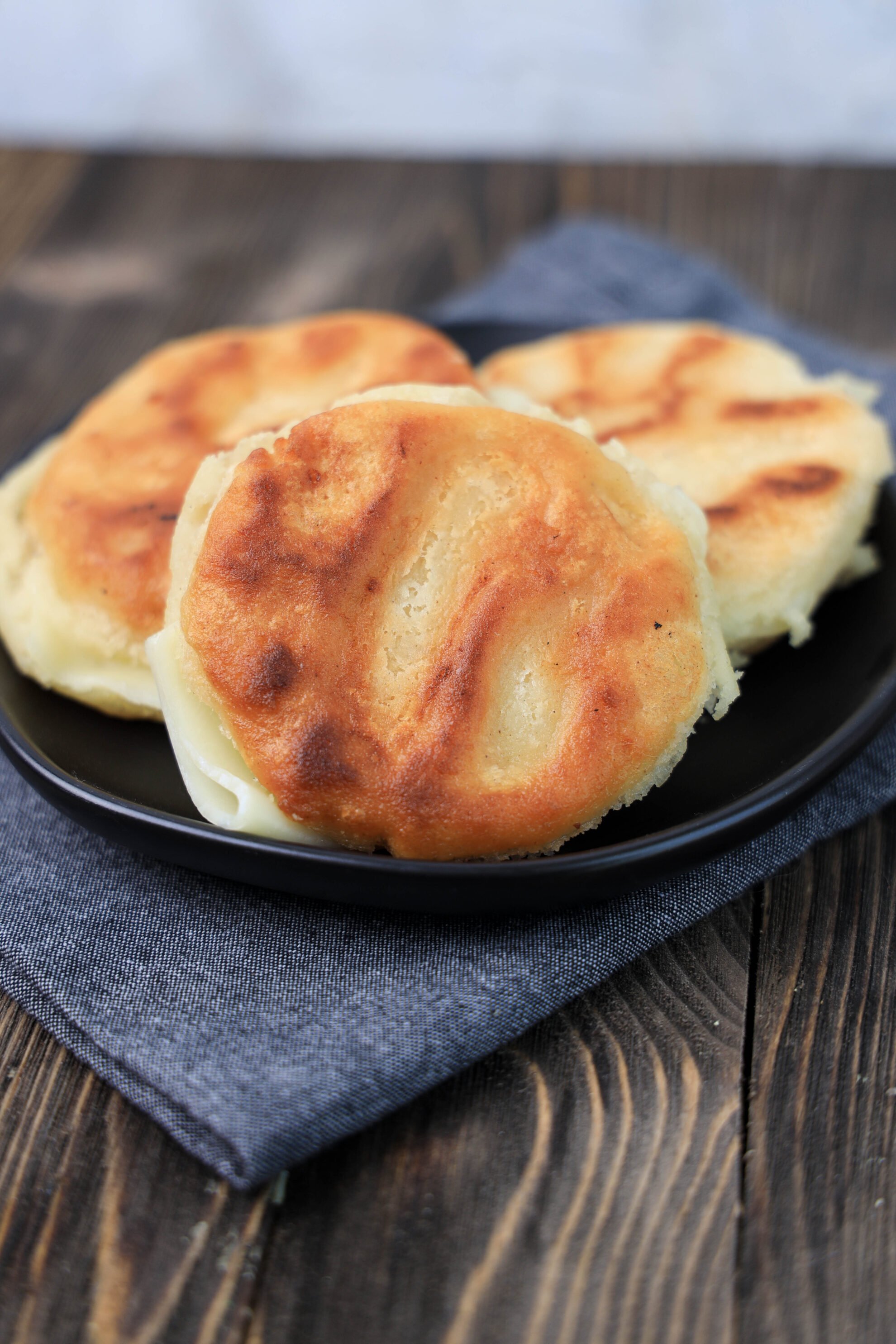 colombian arepas con queso