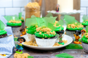 Encanto Bruno Cupcakes