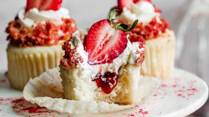 Image for Strawberry Crunch Cupcakes with Strawberry Filling