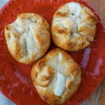 Garlic Cheese Bombs Stuffed with Mozzarella