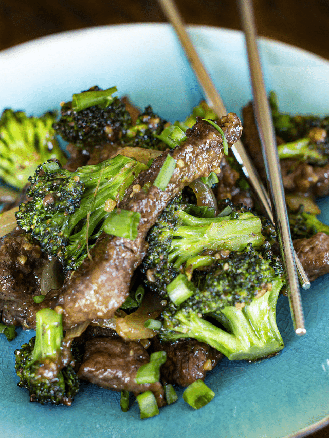 Easy Low Carb Beef and Broccoli - Thrifty Jinxy