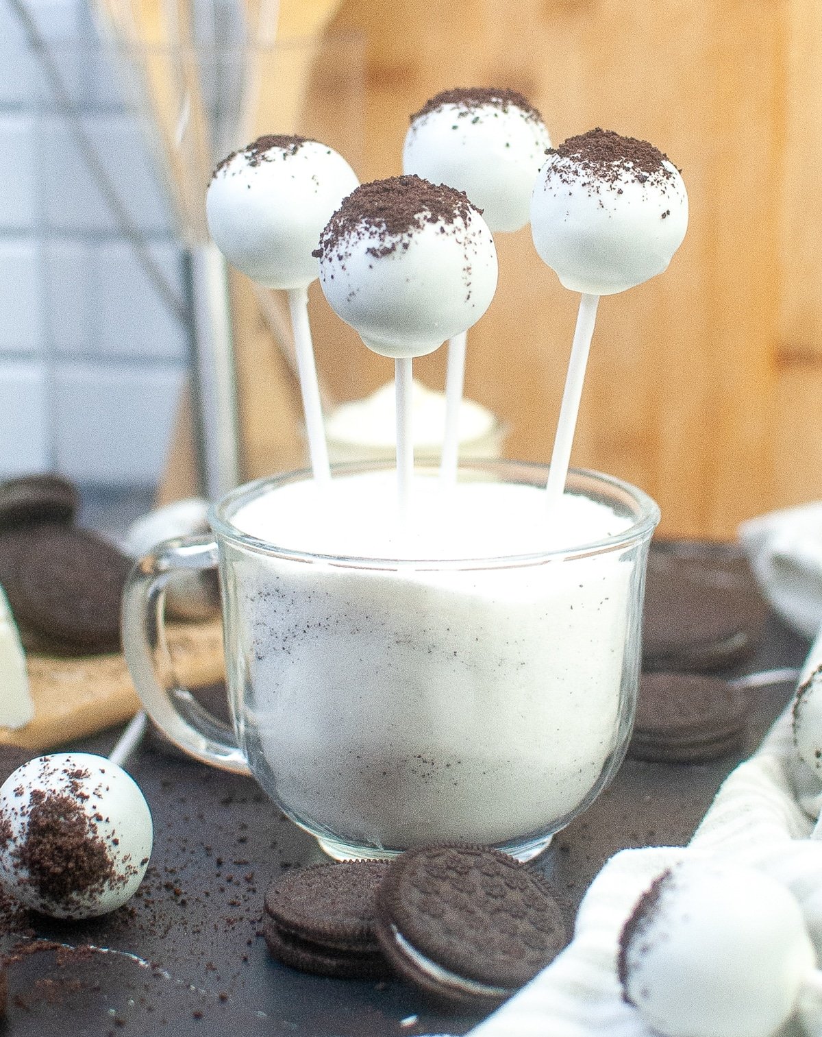 Copycat Starbucks Cookies and Cream Cake Pops.
