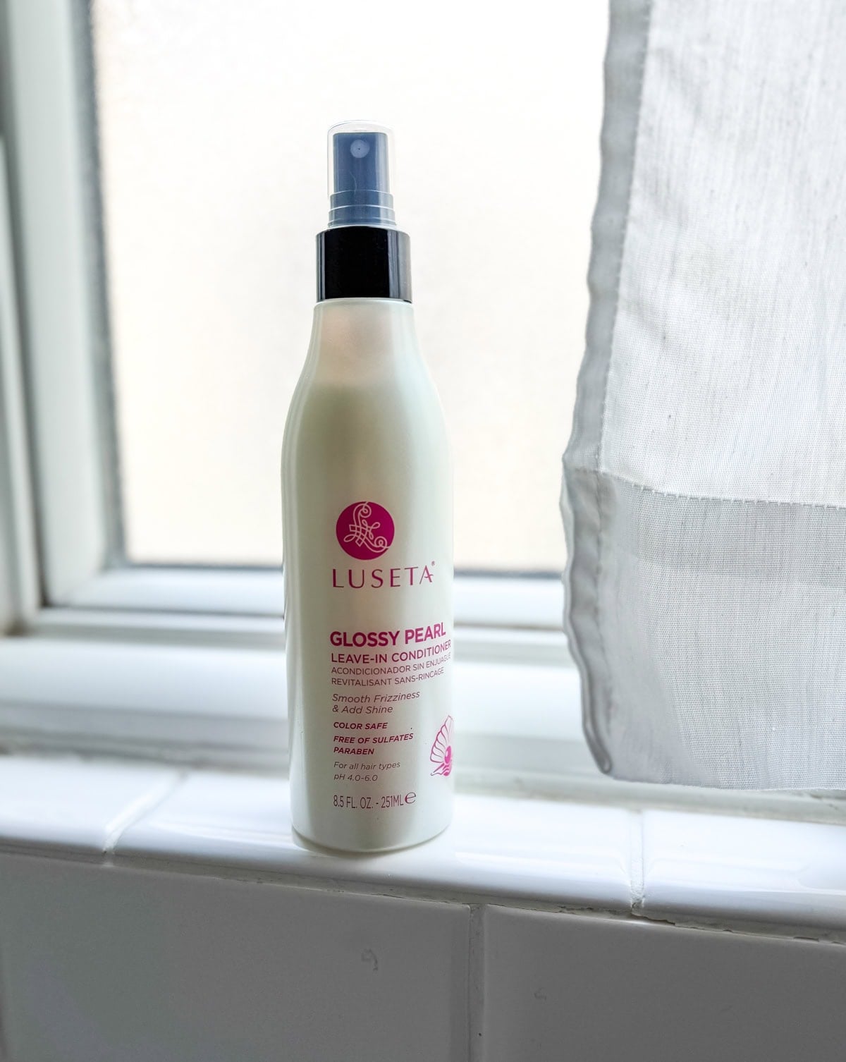 Luseta Glossy Pearl Leave-in Conditioner.