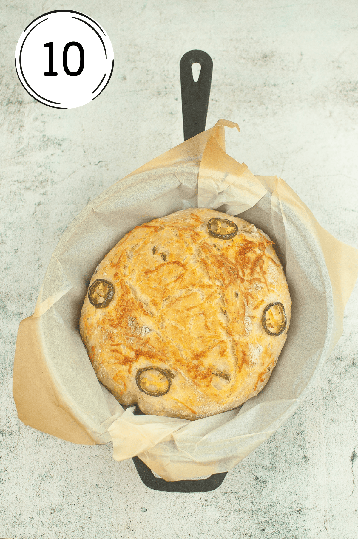 Cover with the lid and cook