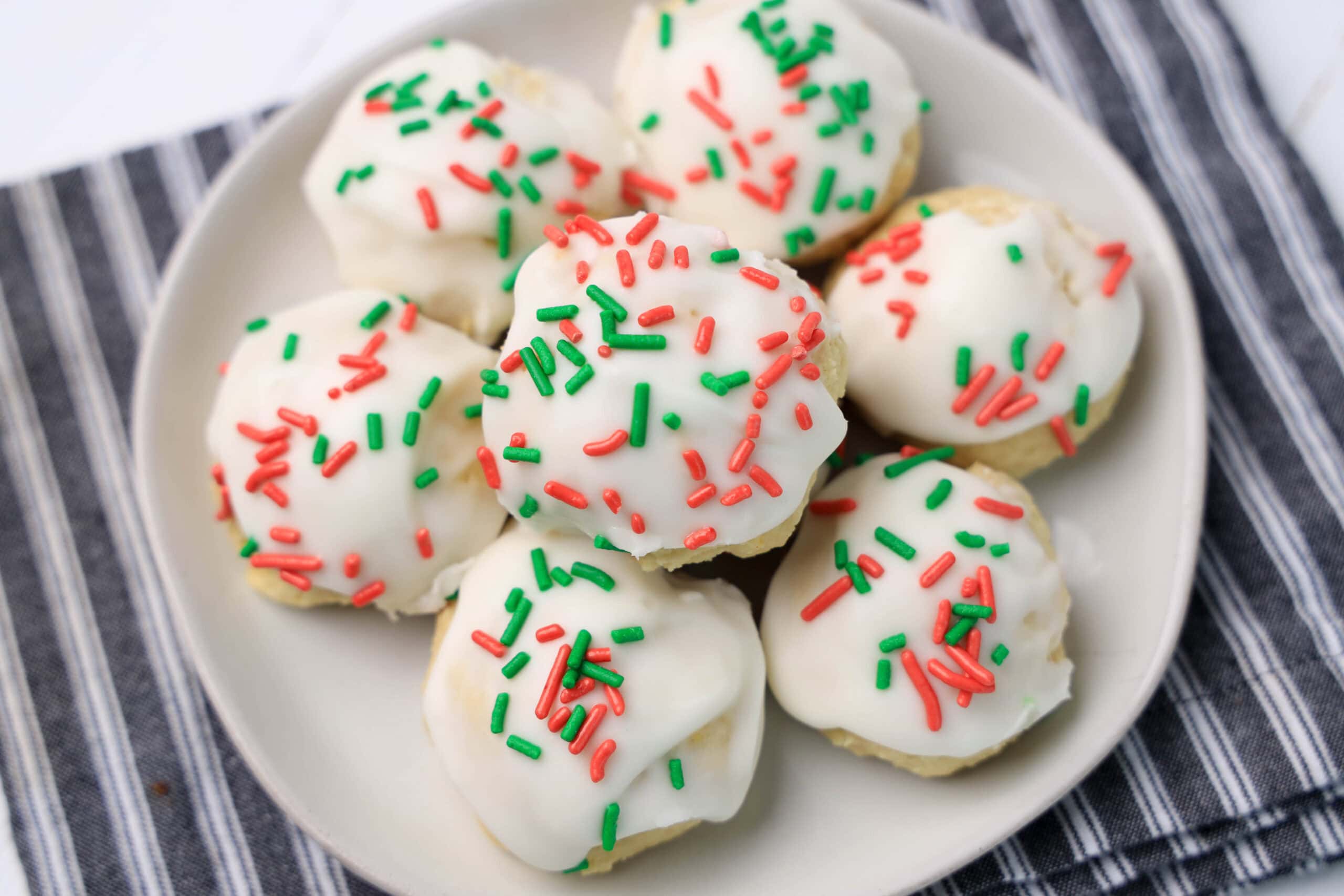 italian ricotta cookies in landscape