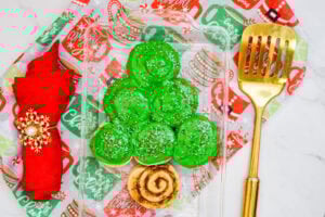 cinnamon rolls shaped as Christmas tree